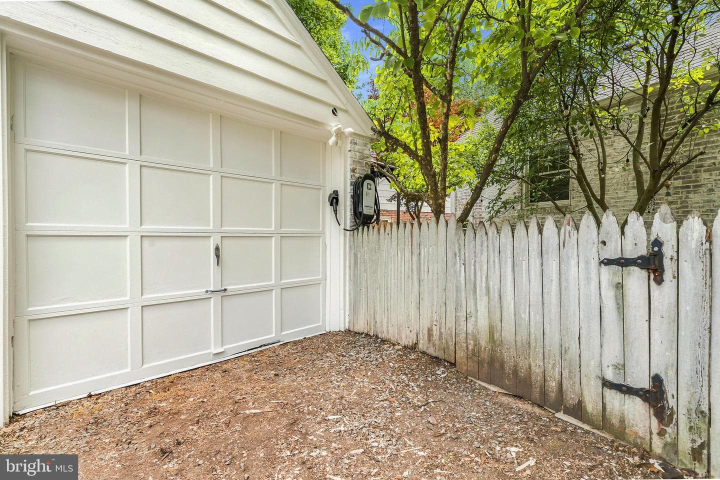 705 Bonifant Street photo 34
