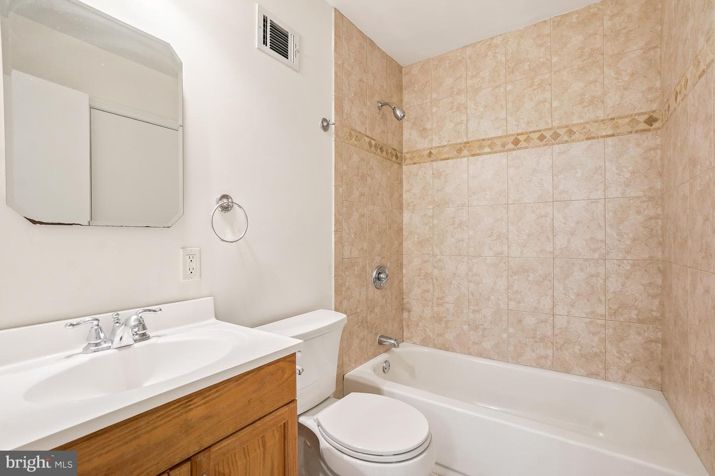 11701 Beekman Place photo 34