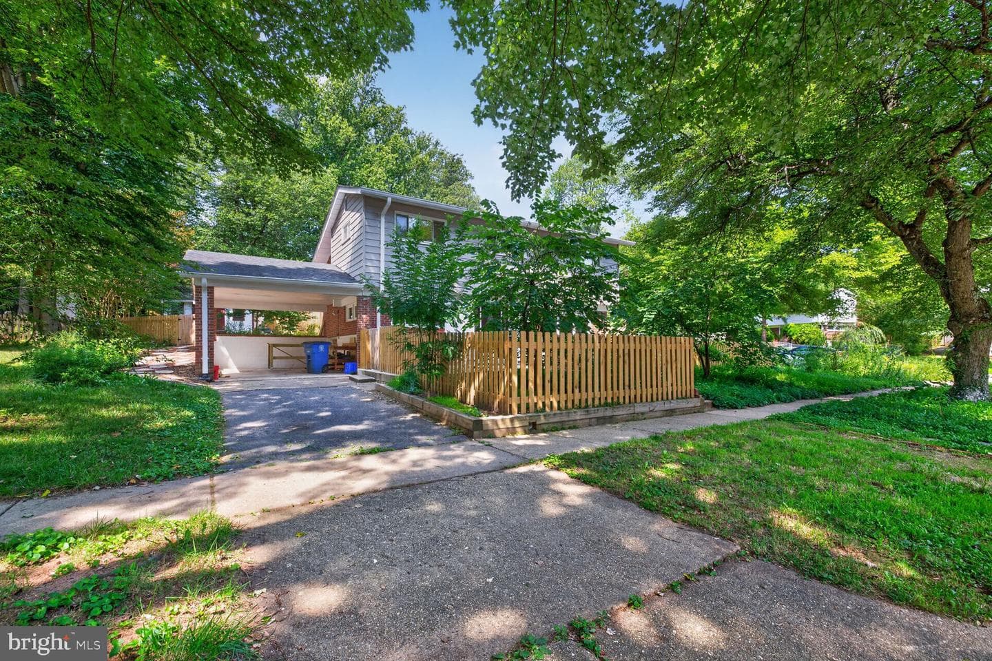 220 Thistle Drive photo 3
