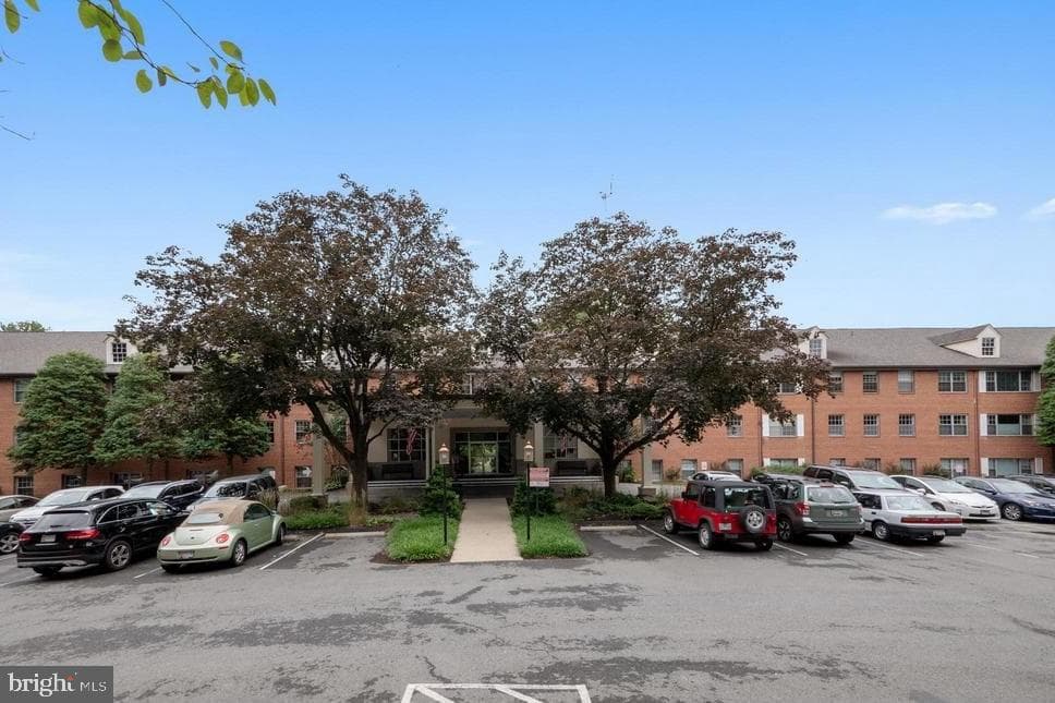 5301 Westbard Circle #419 photo 1