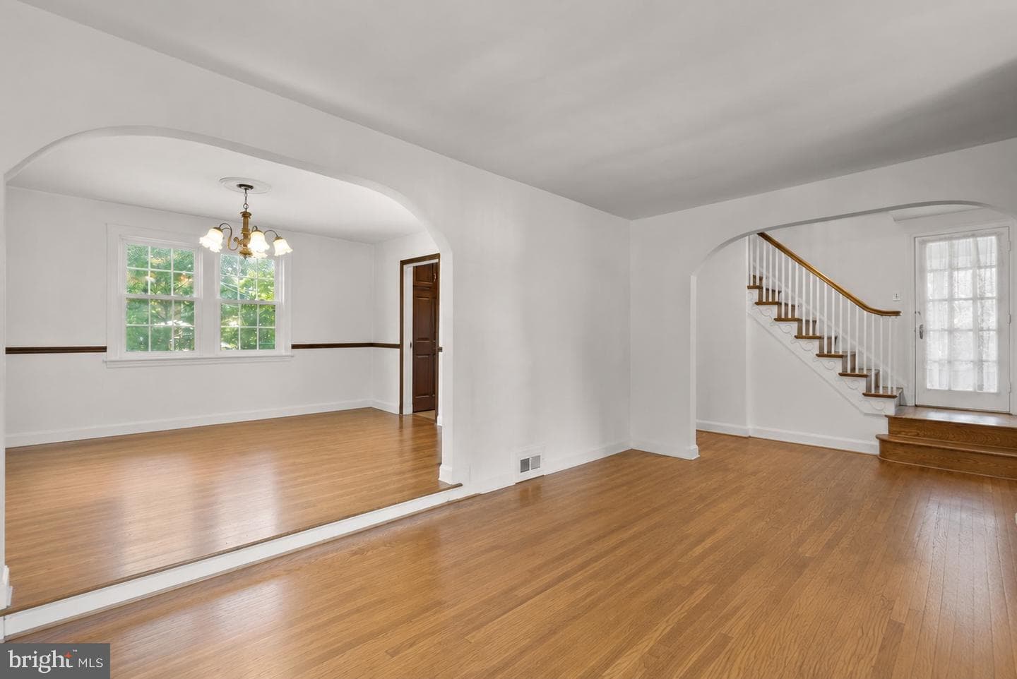 8911 Bradford Road photo 11