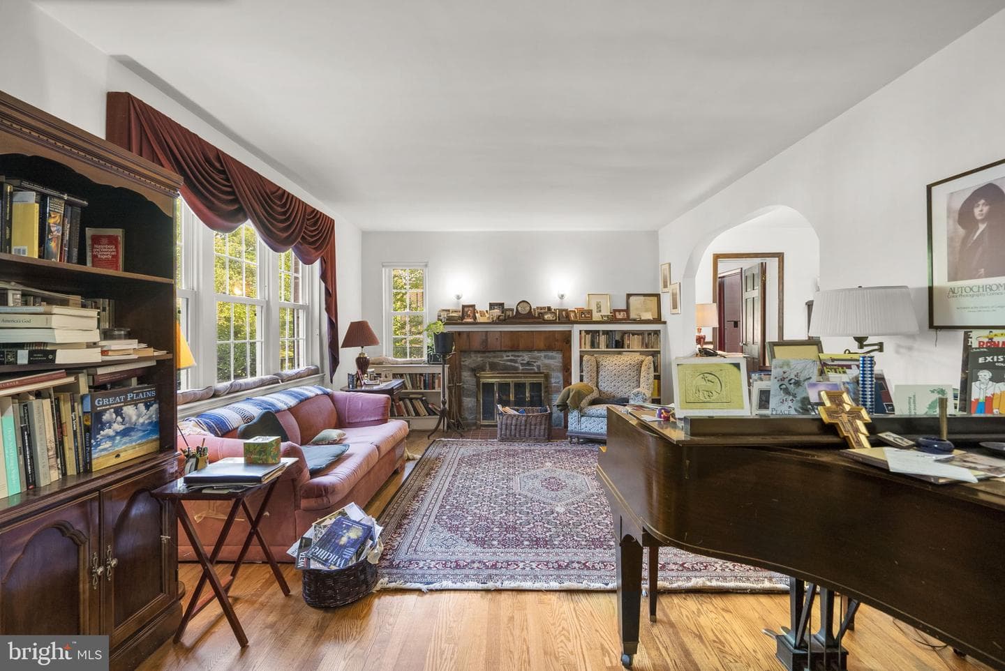 8911 Bradford Road photo 8