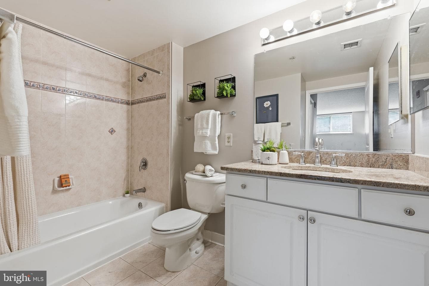 7111 Woodmont Avenue #106 photo 11