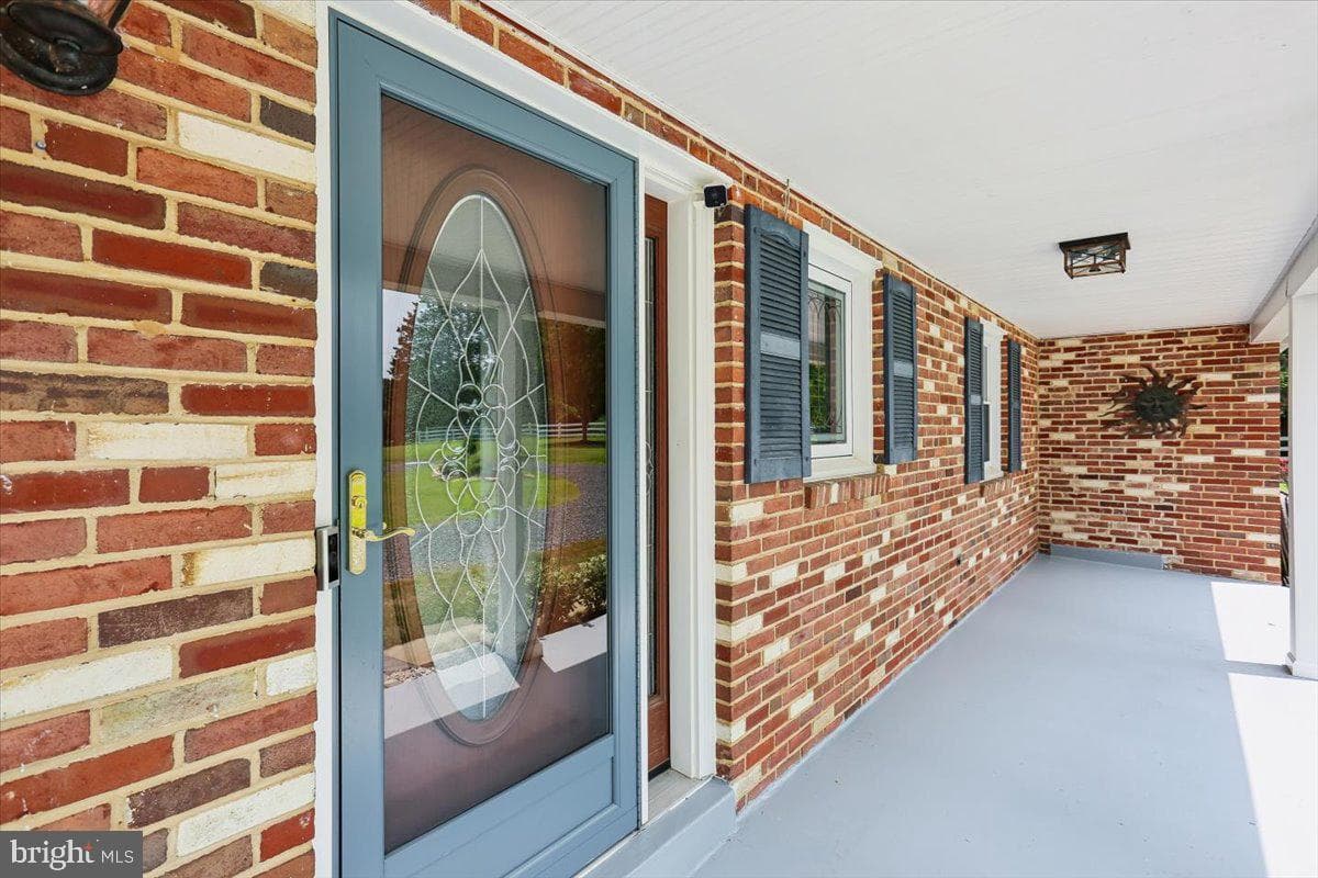 14811 Springfield Road photo 4