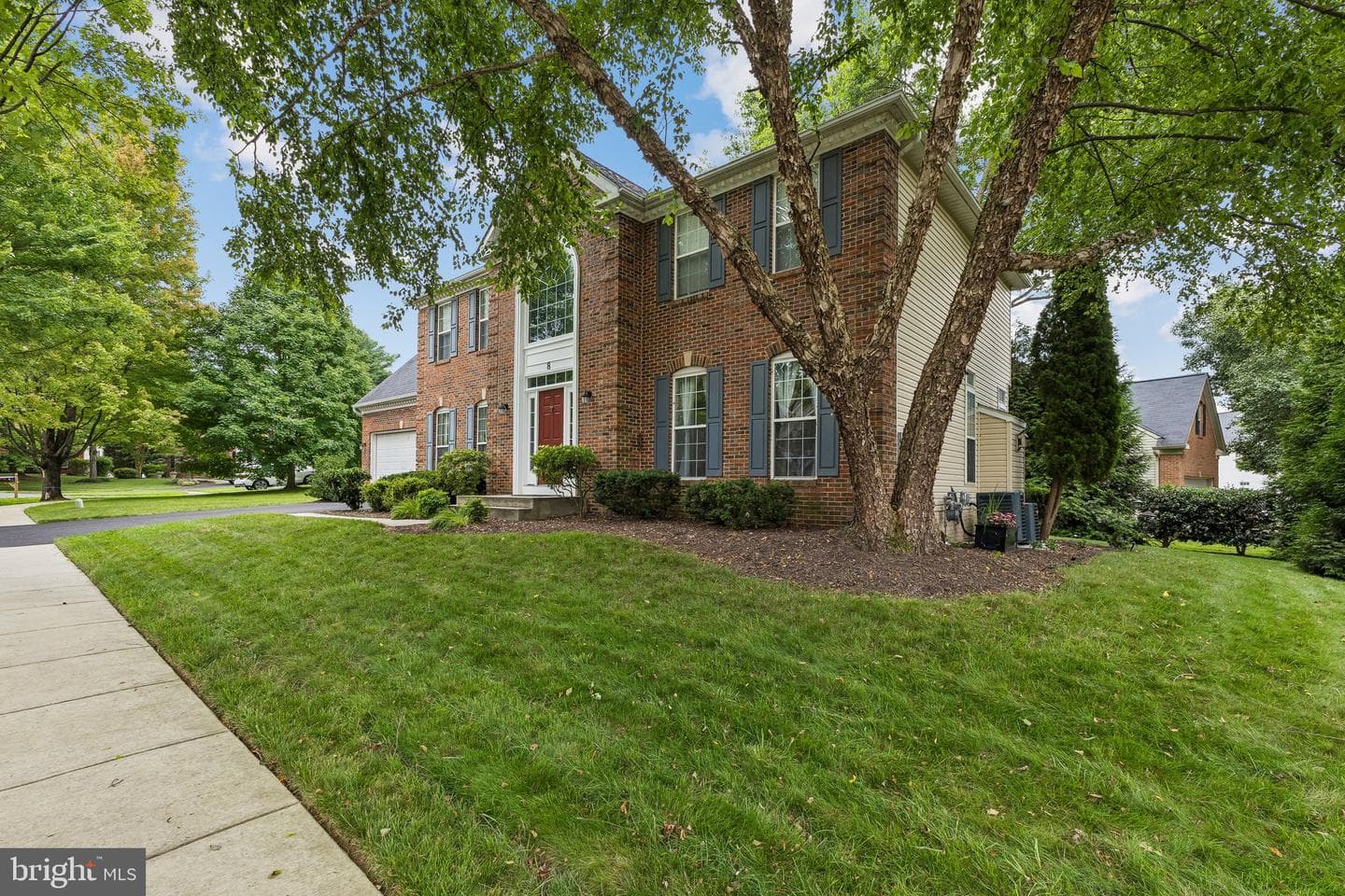 8 Winding Oak Court photo 1