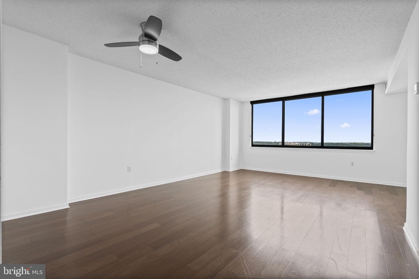 10101 Grosvenor Place #2013, Rockville