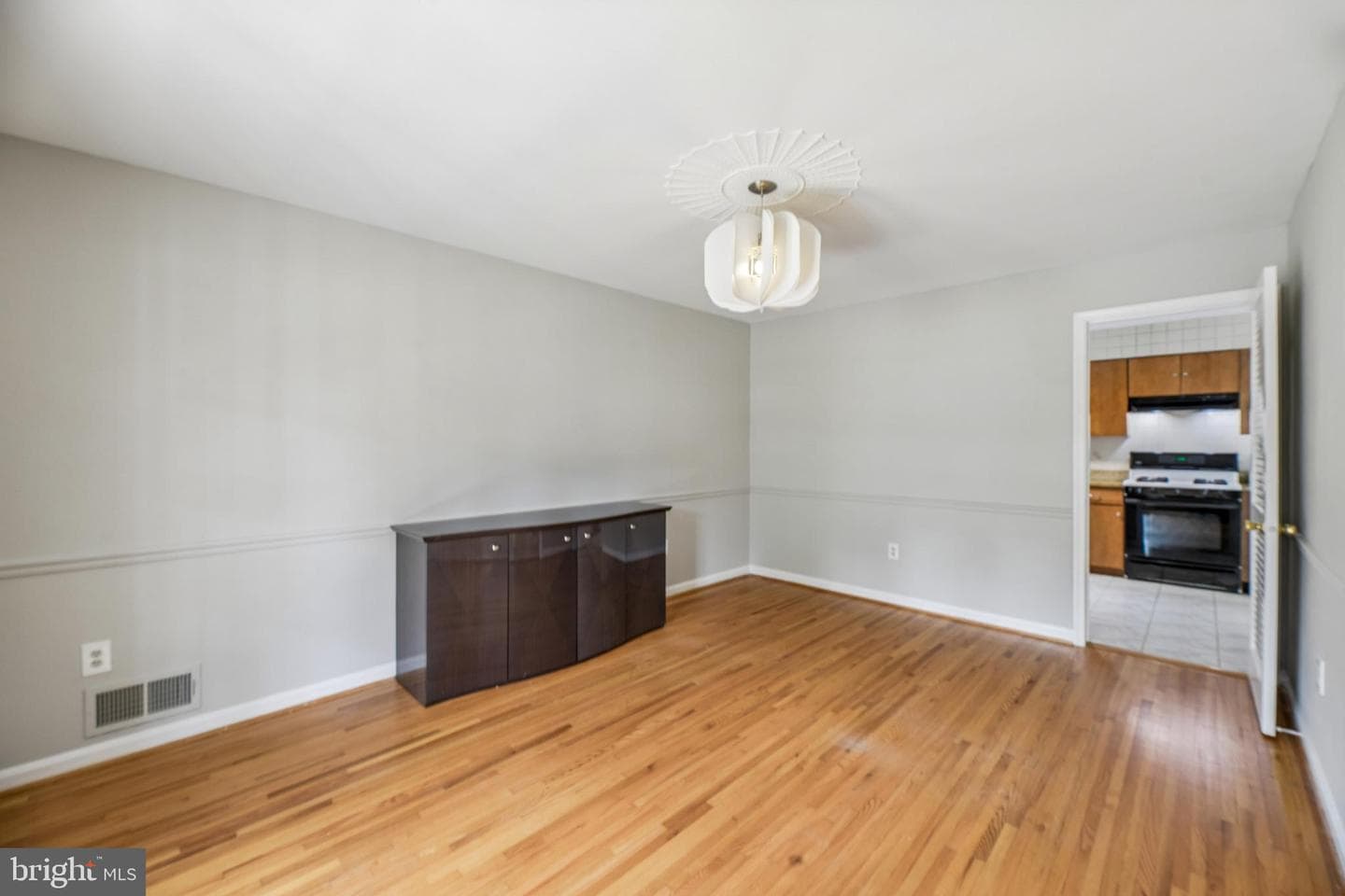 8839 Tuckerman Lane photo 19