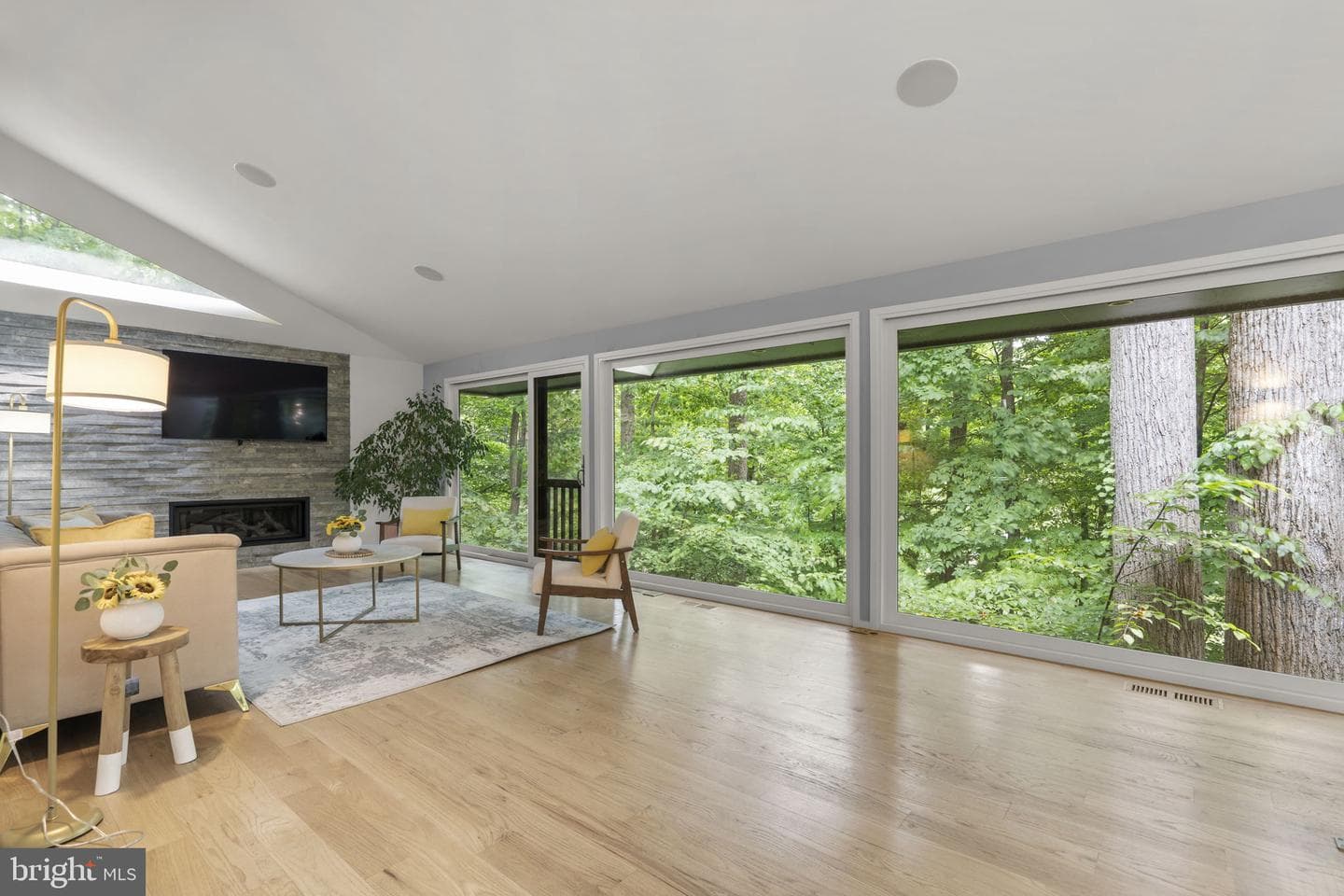 5517 Mohican Road photo 1