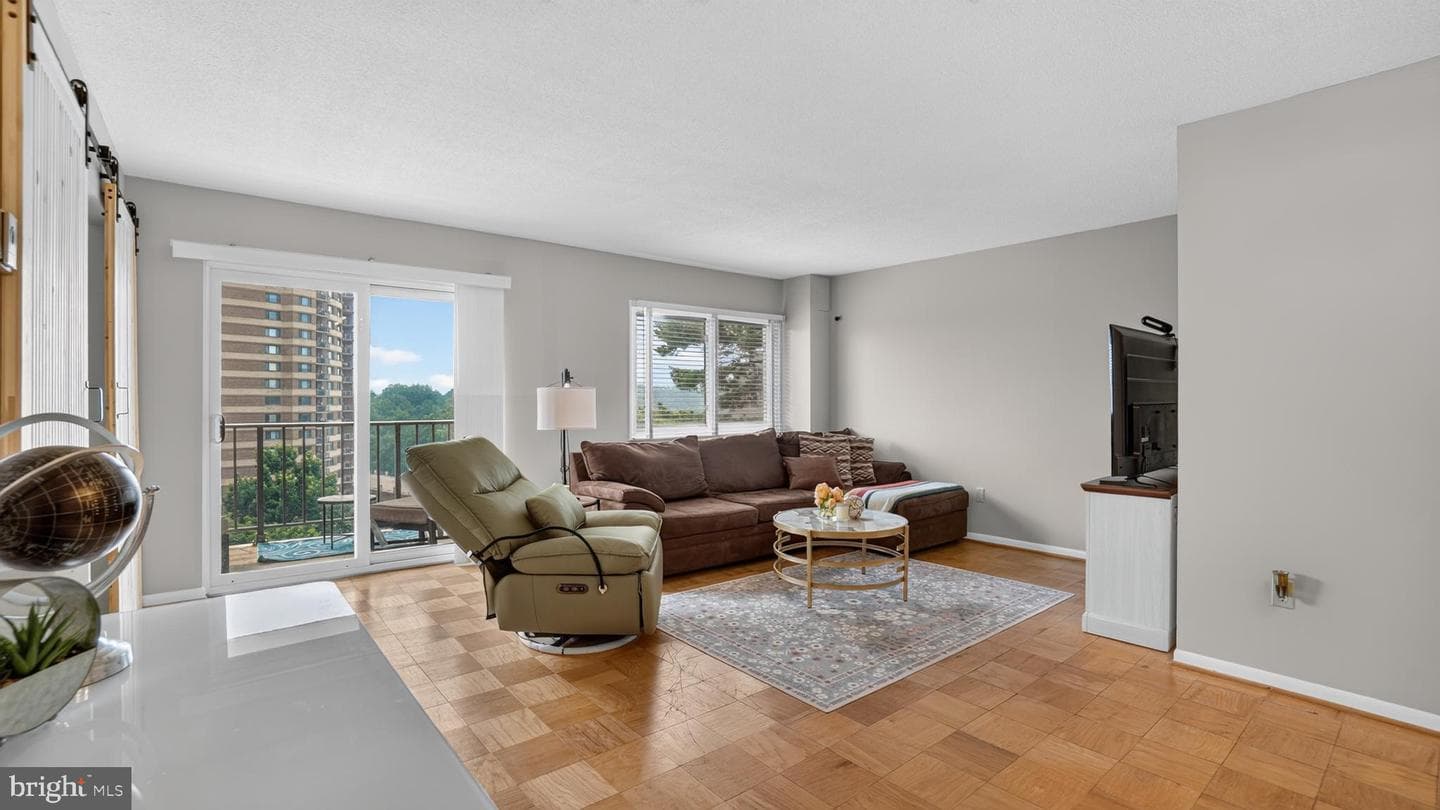 1121 University Boulevard W #613-B photo 4