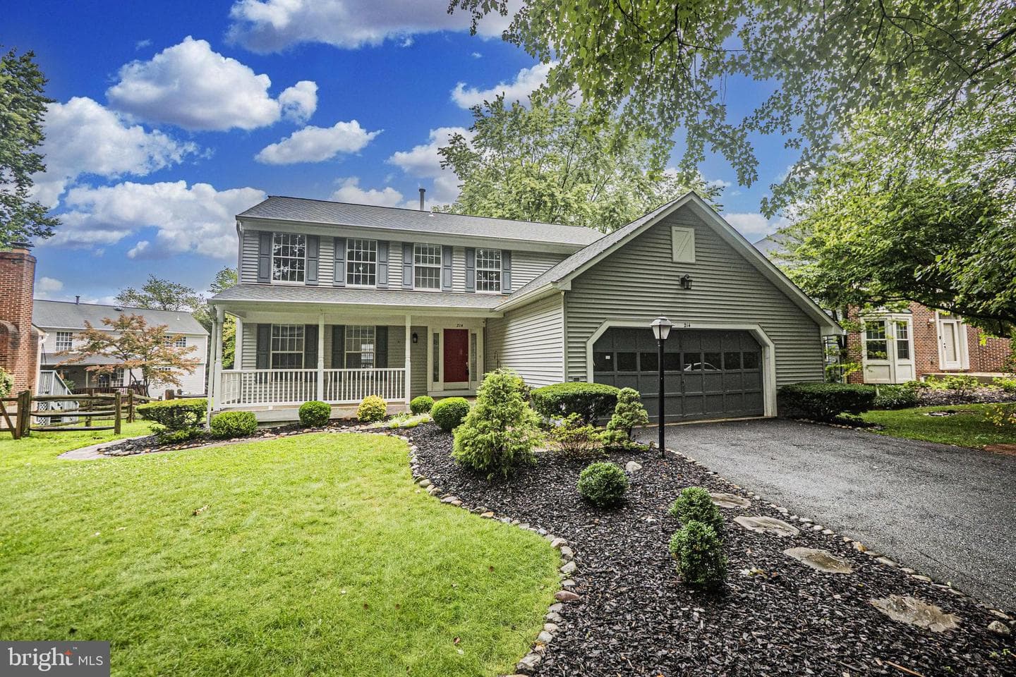 214 Bookham Lane photo 1