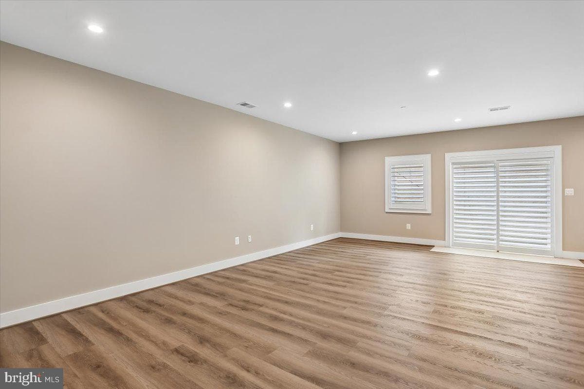 5401 Glenwood Road photo 43