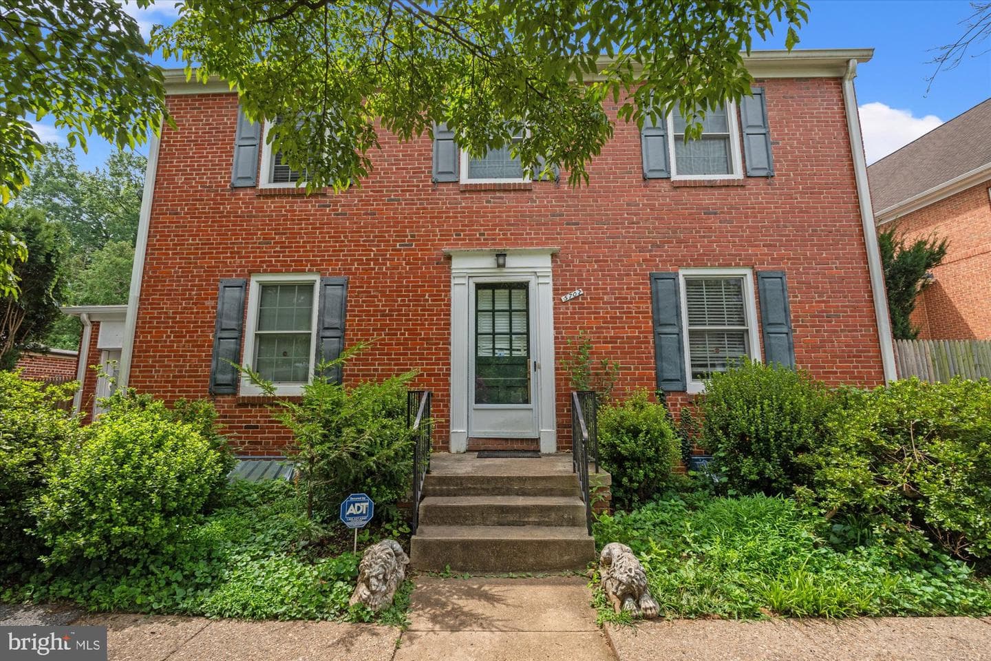 5702 Maiden Lane photo 1