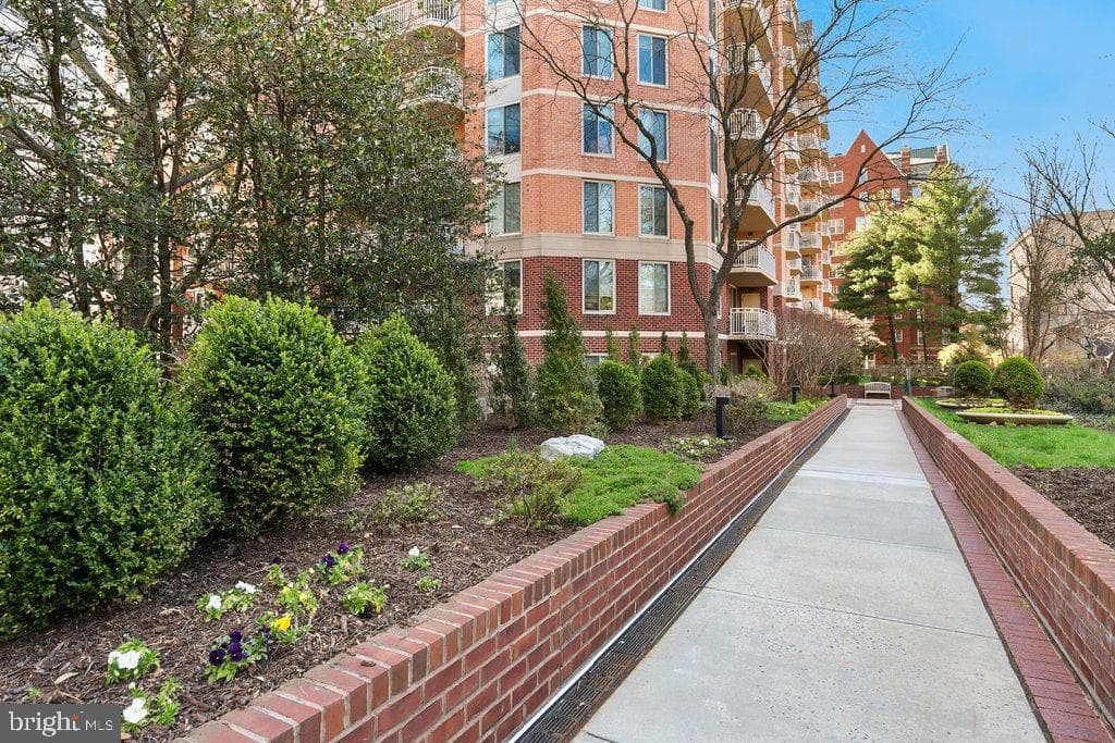 7500 Woodmont Avenue #s412 photo 28