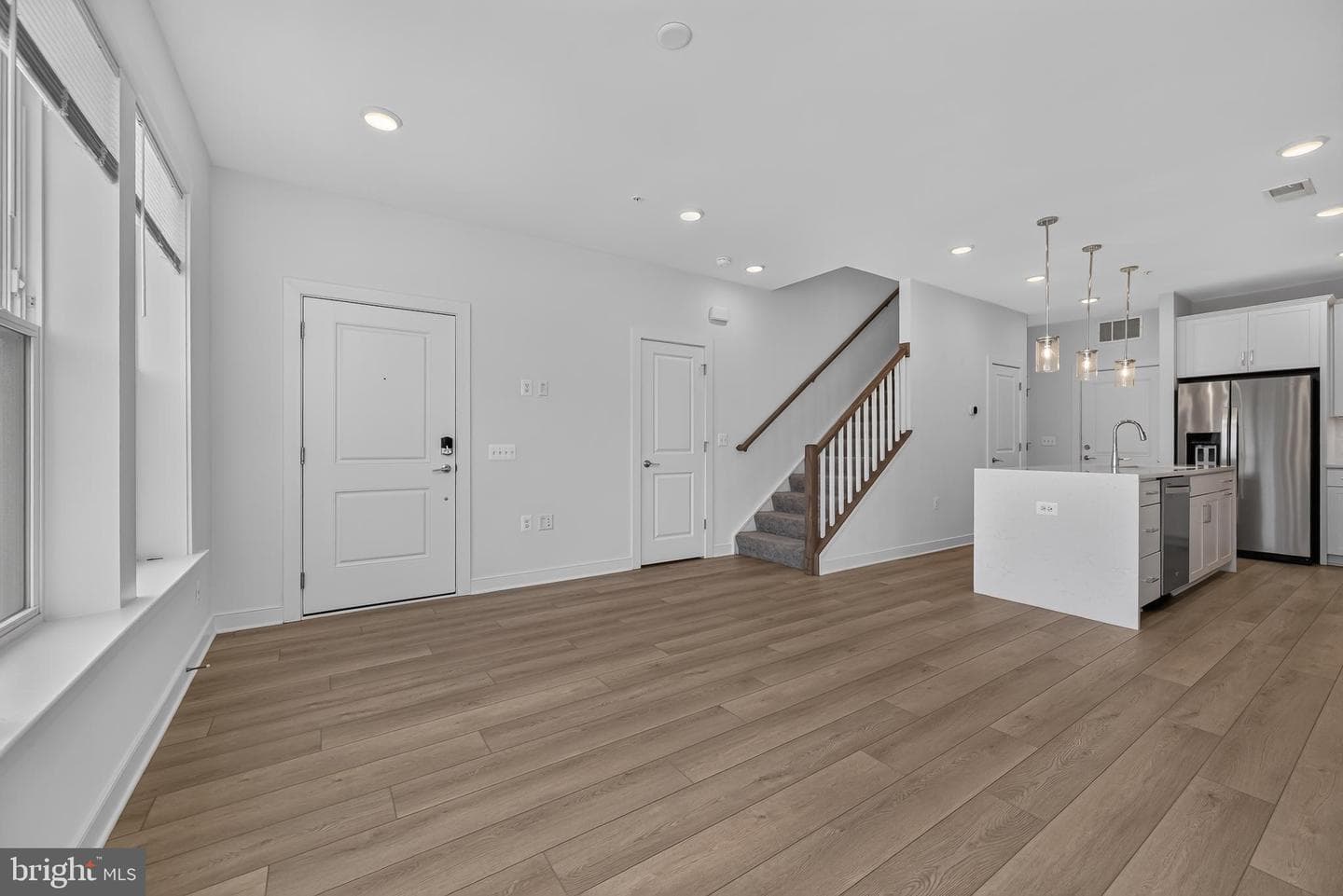 16184 Frederick Road photo 10