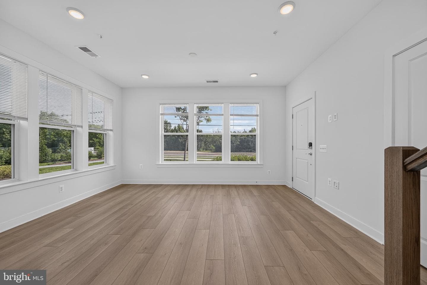 16184 Frederick Road photo 11
