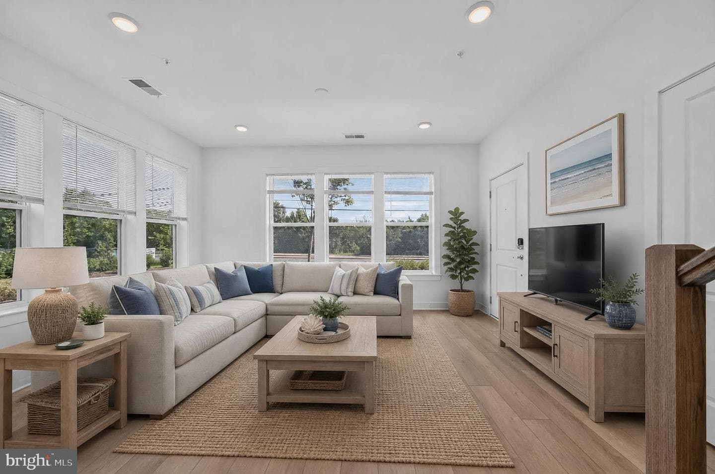 16184 Frederick Road photo 12