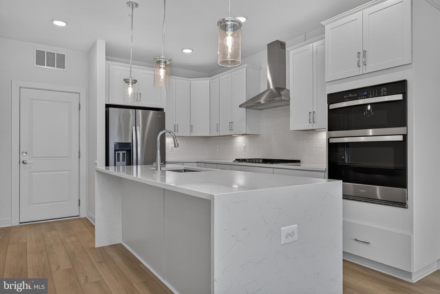 16184 Frederick Road photo 16