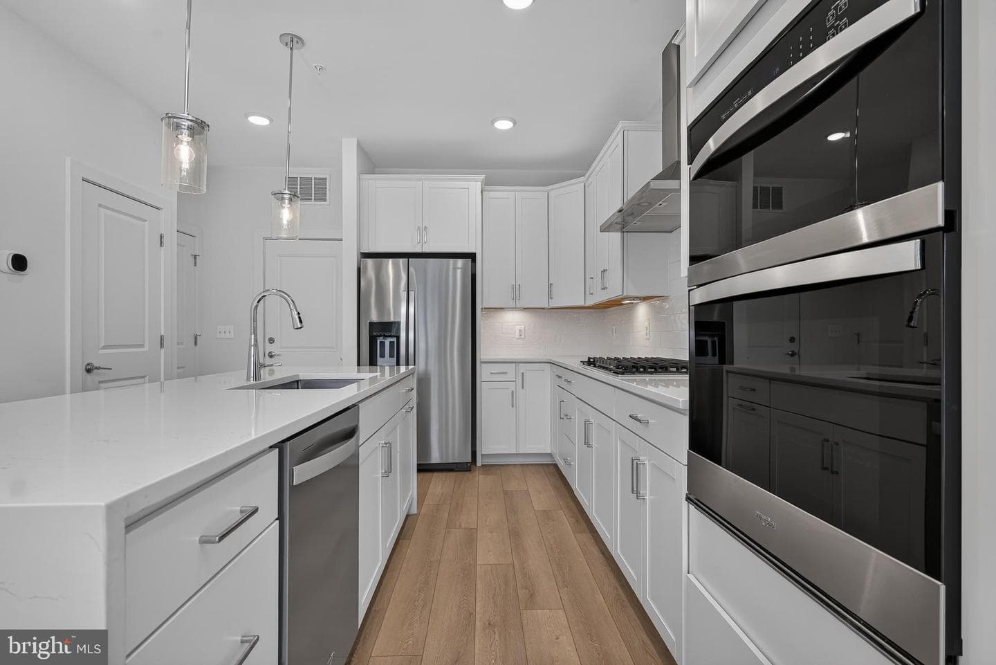 16184 Frederick Road photo 17