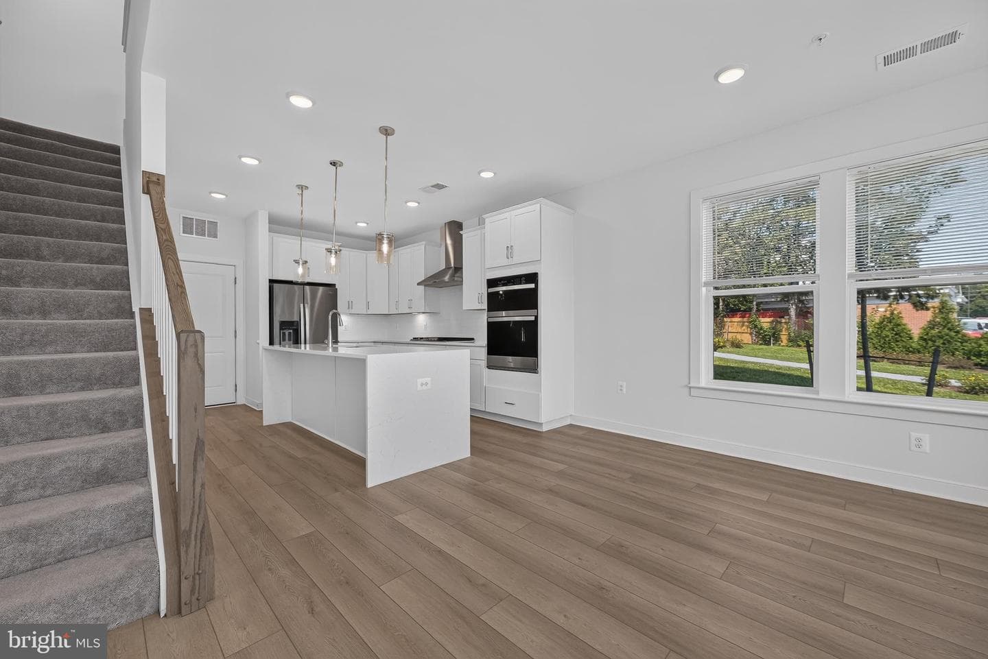 16184 Frederick Road photo 27