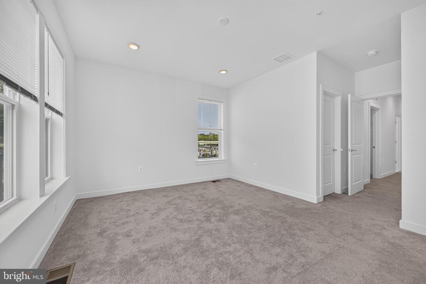 16184 Frederick Road photo 33