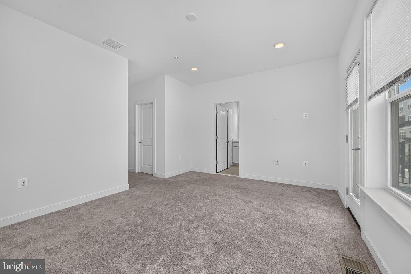 16184 Frederick Road photo 34