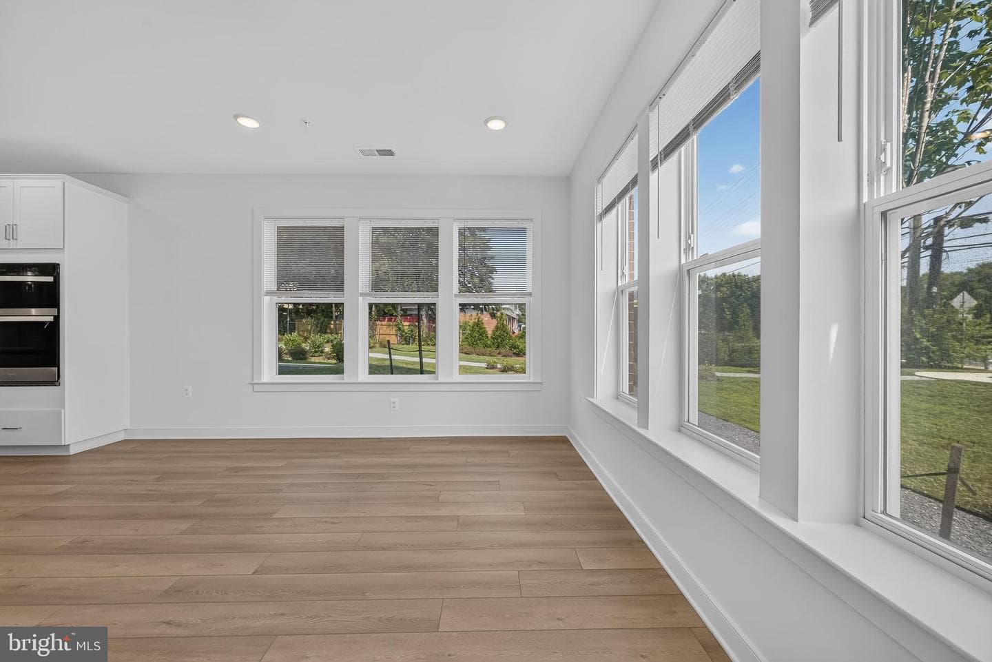 16184 Frederick Road photo 9