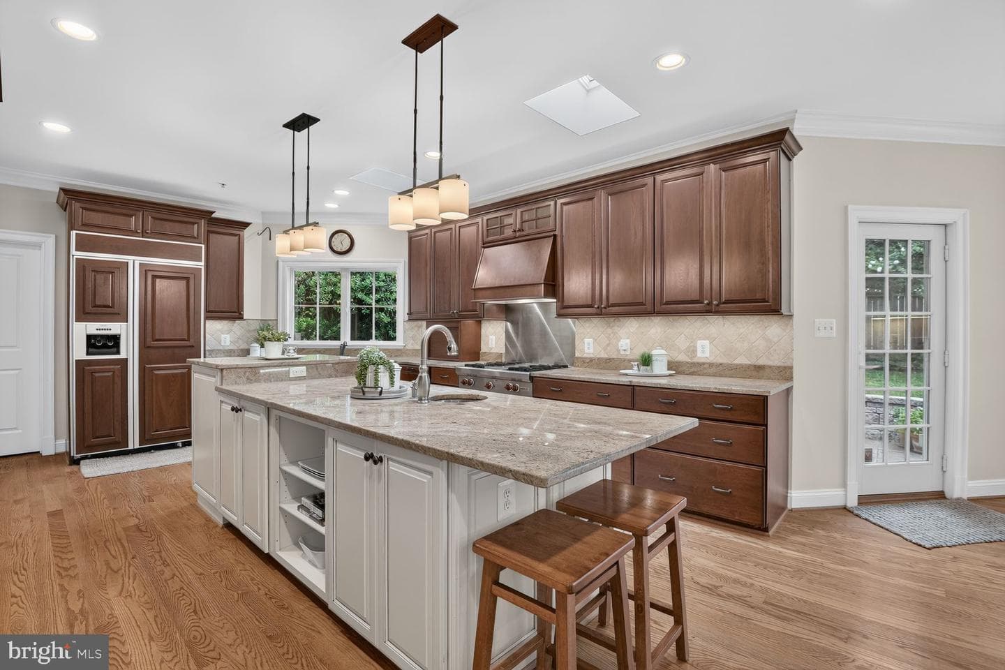 5601 Vernon Place photo 11