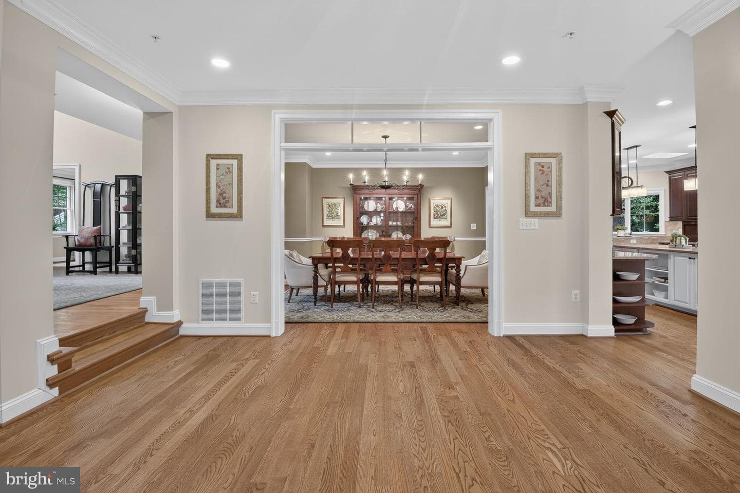 5601 Vernon Place photo 16