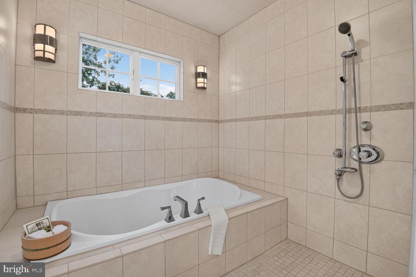 5601 Vernon Place photo 31