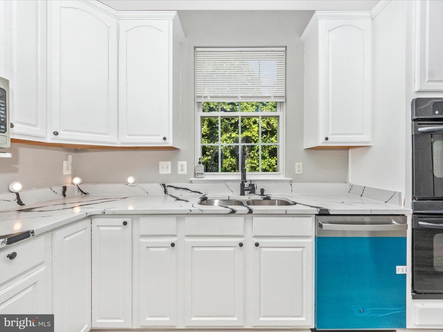 15310 Lions Den Road photo 20