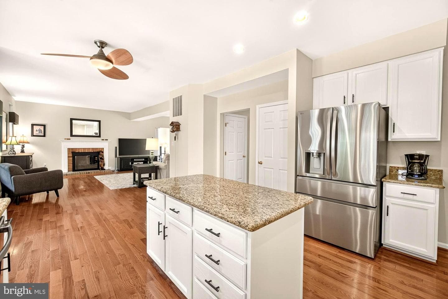 16900 Hillard Street photo 25