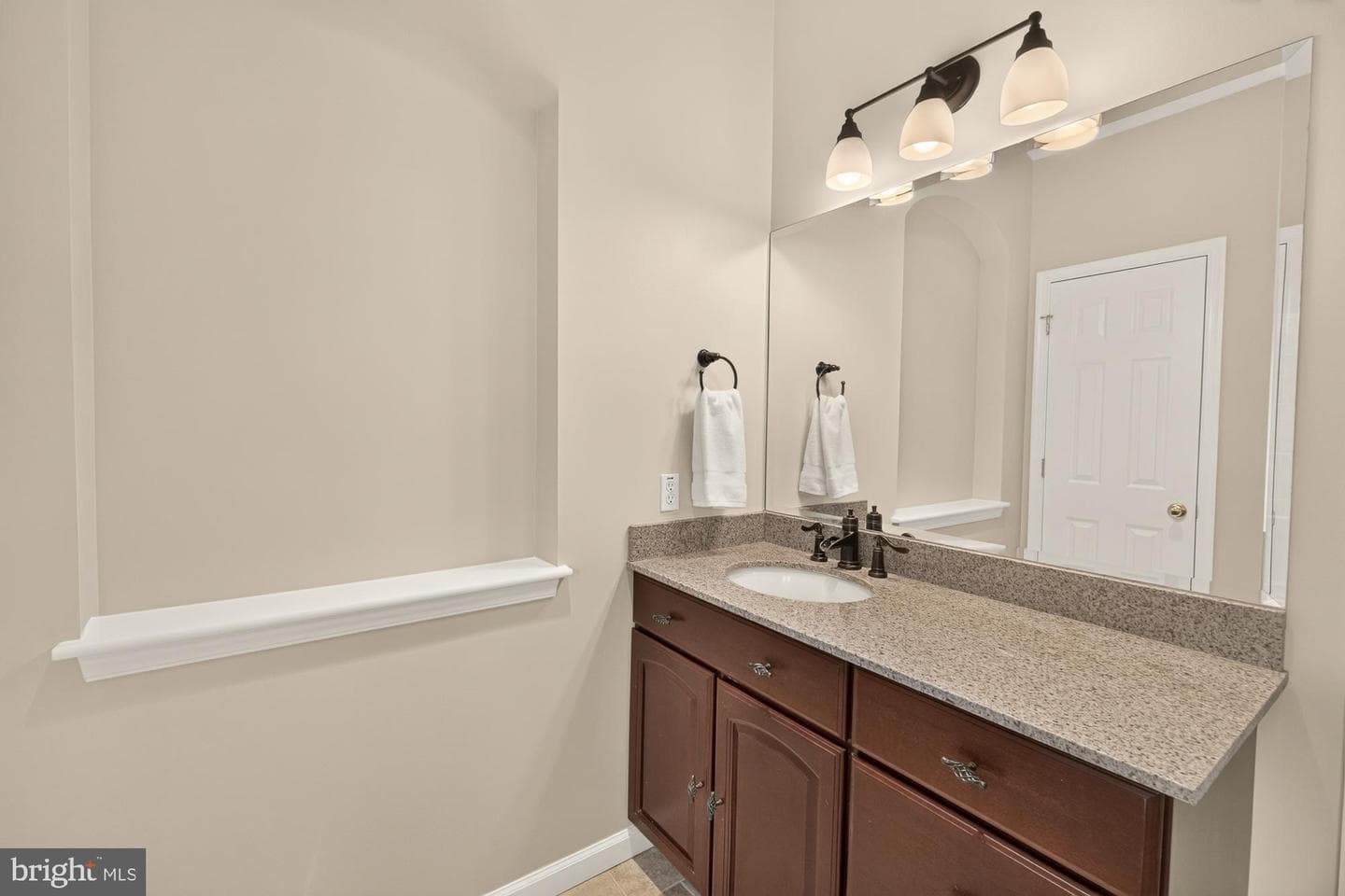 16900 Hillard Street photo 50