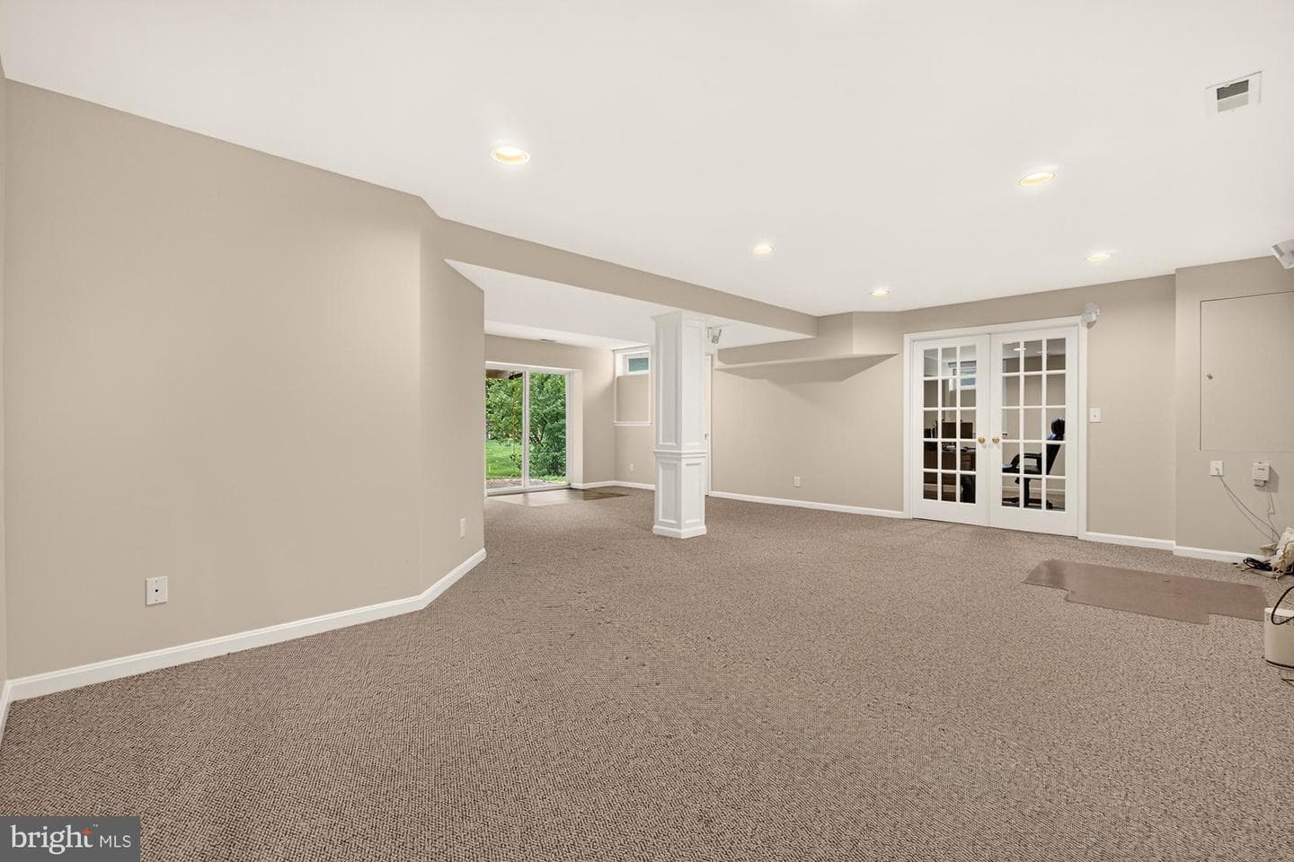 16900 Hillard Street photo 62