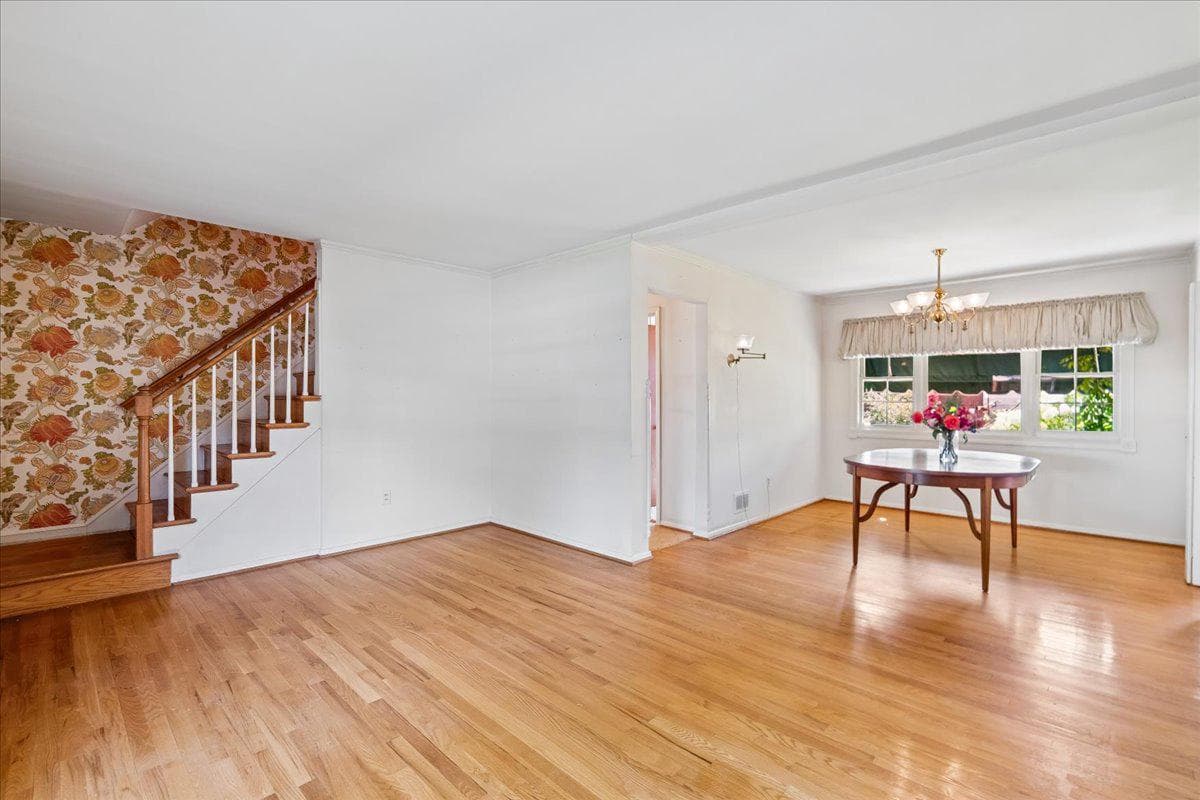 1011 W Nolcrest Drive photo 9
