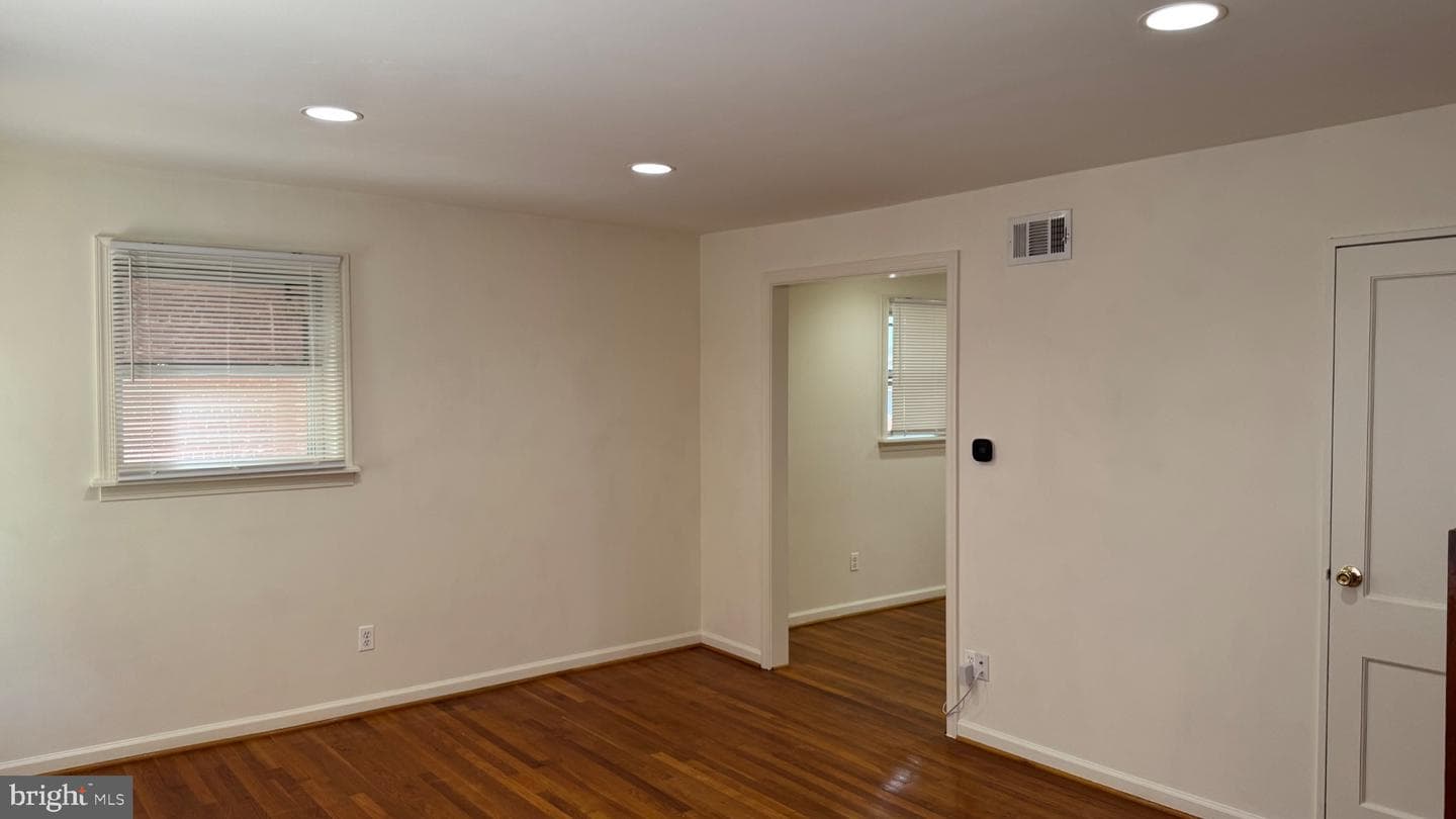 3204 Henderson Avenue photo 8