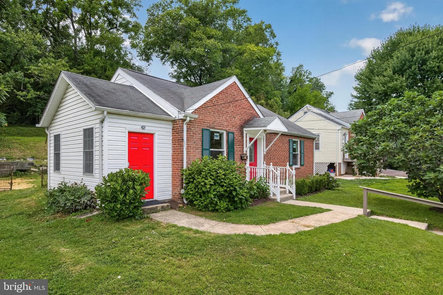 2704 Fenimore Road photo 1