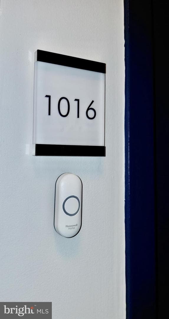 10201 Grosvenor Place #1016 photo 1