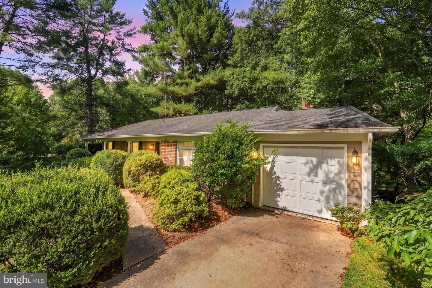 11504 Parkedge Drive photo 1