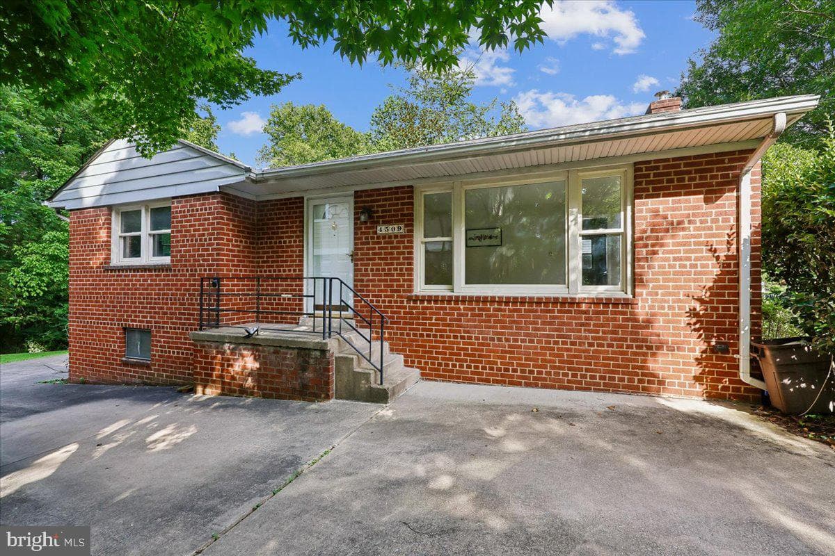 4509 Strathmore Avenue photo 1