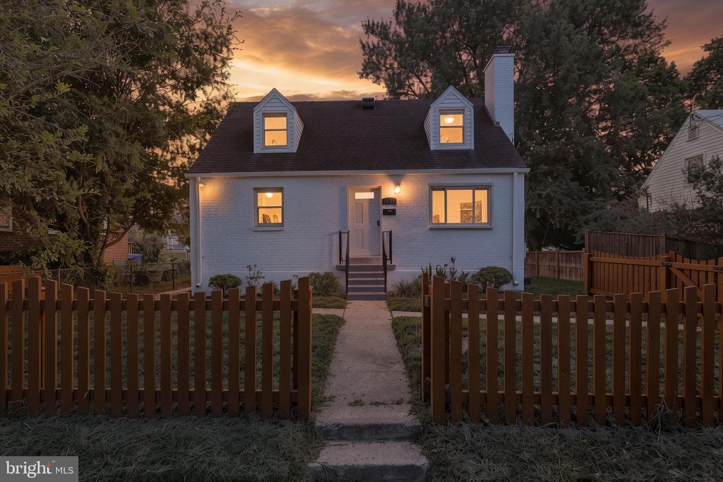 1511 Crest Road photo 1
