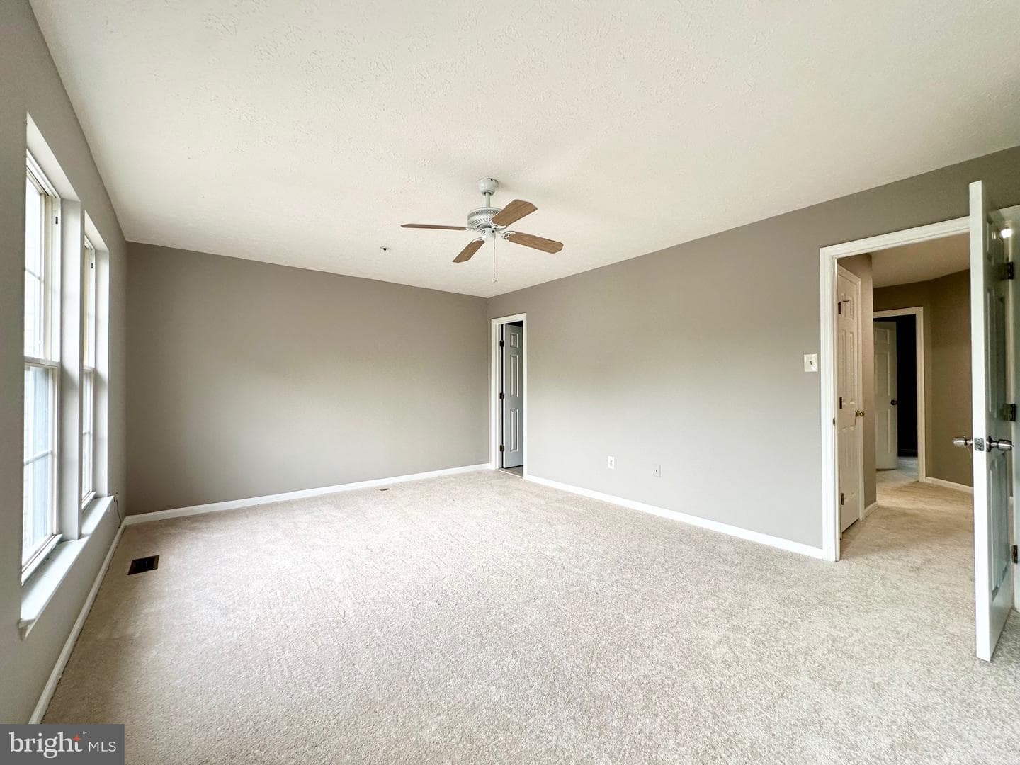 20527 Lowfield Drive photo 1