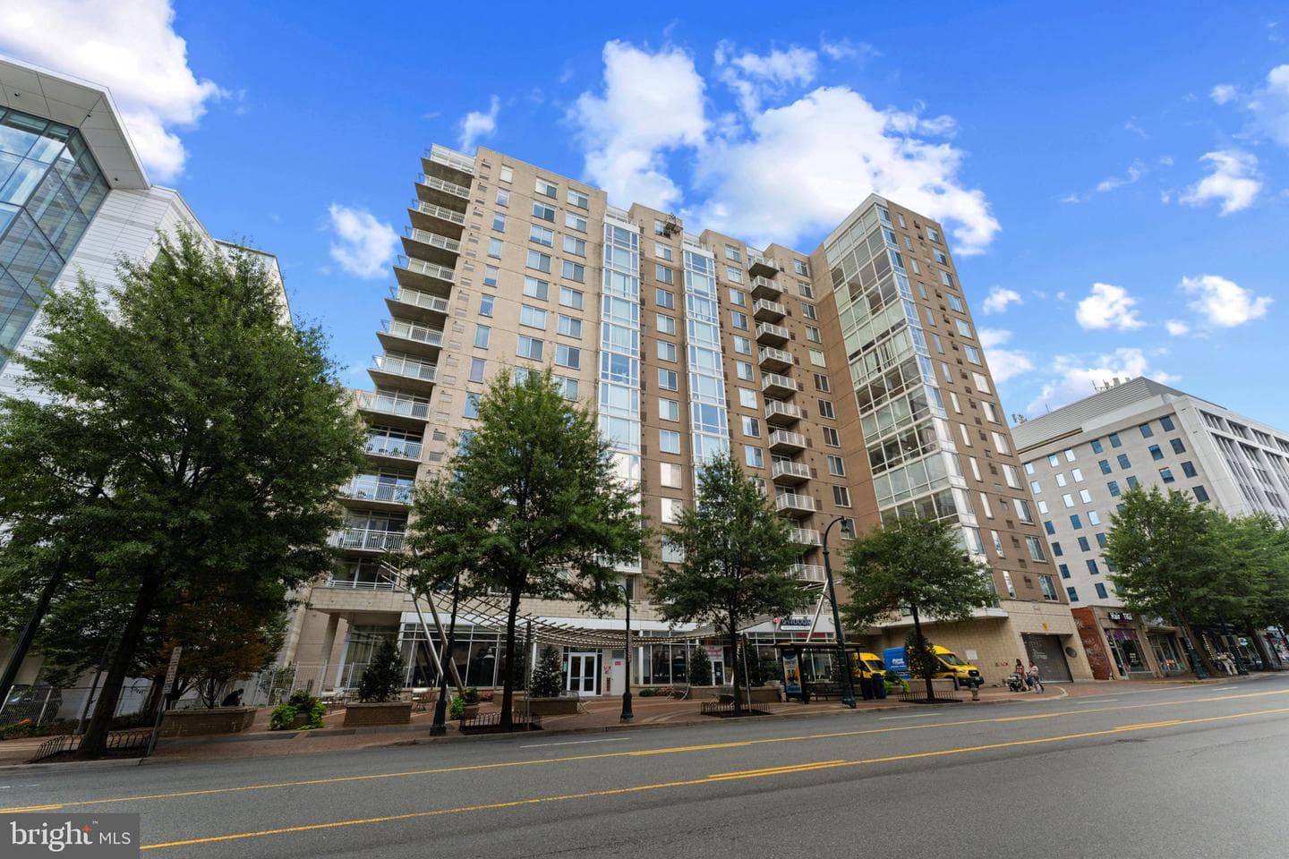 930 Wayne Avenue #610 photo 1