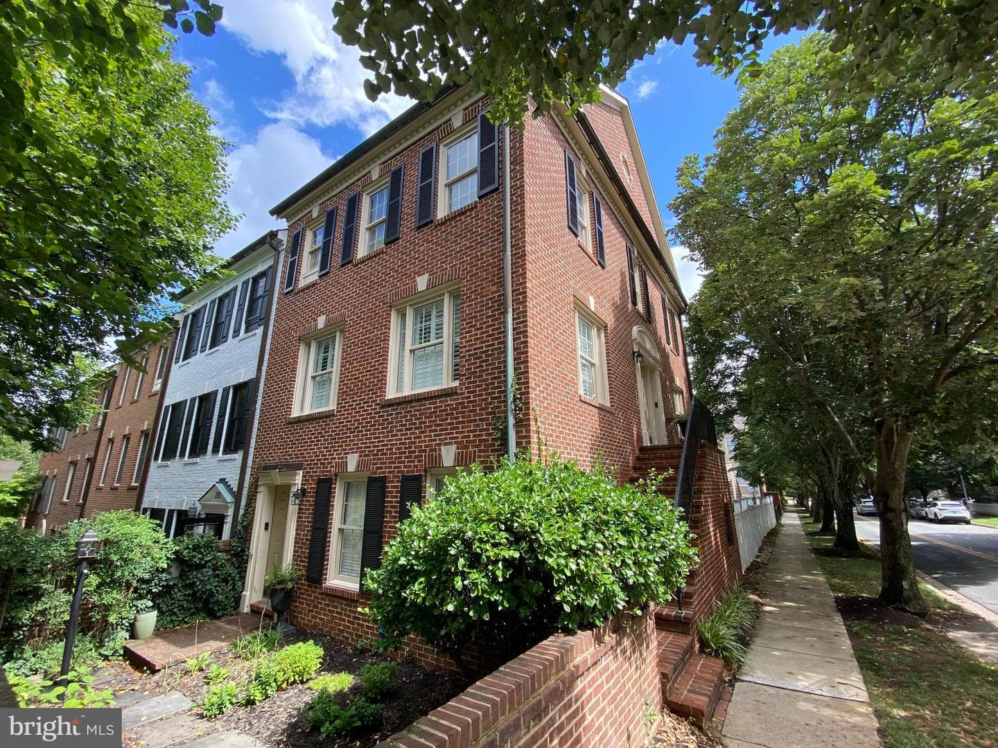 211 Ridgepoint Place photo 1