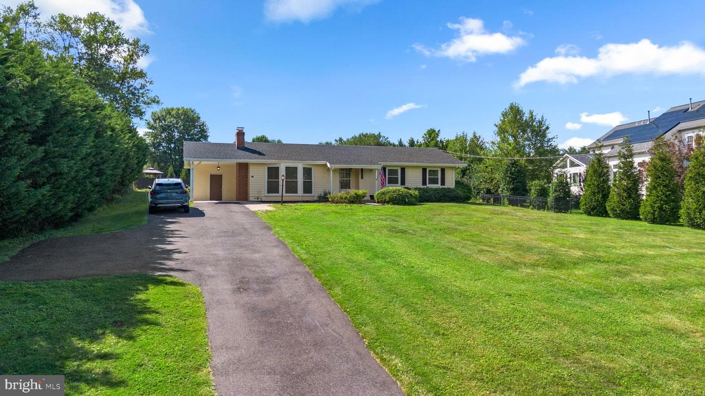 18008 Muncaster Road photo 1