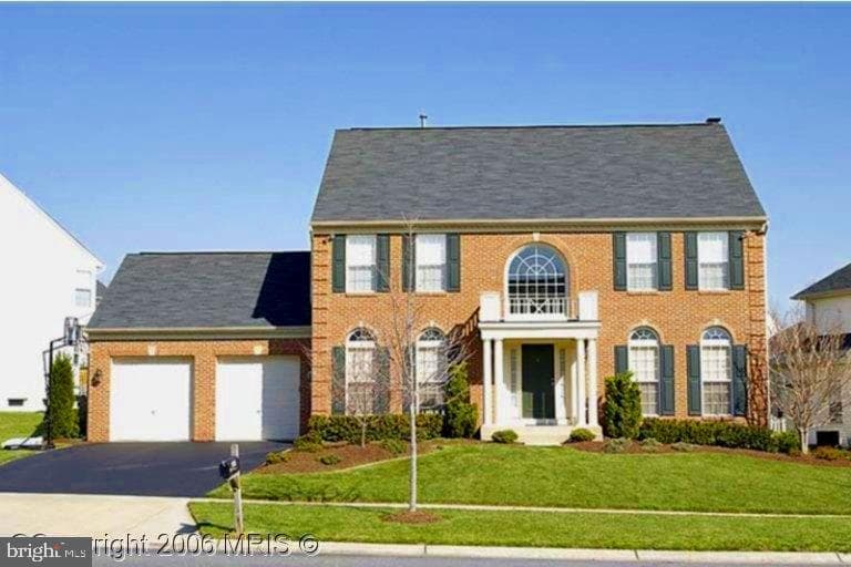 2811 Abbey Manor Circle photo 1