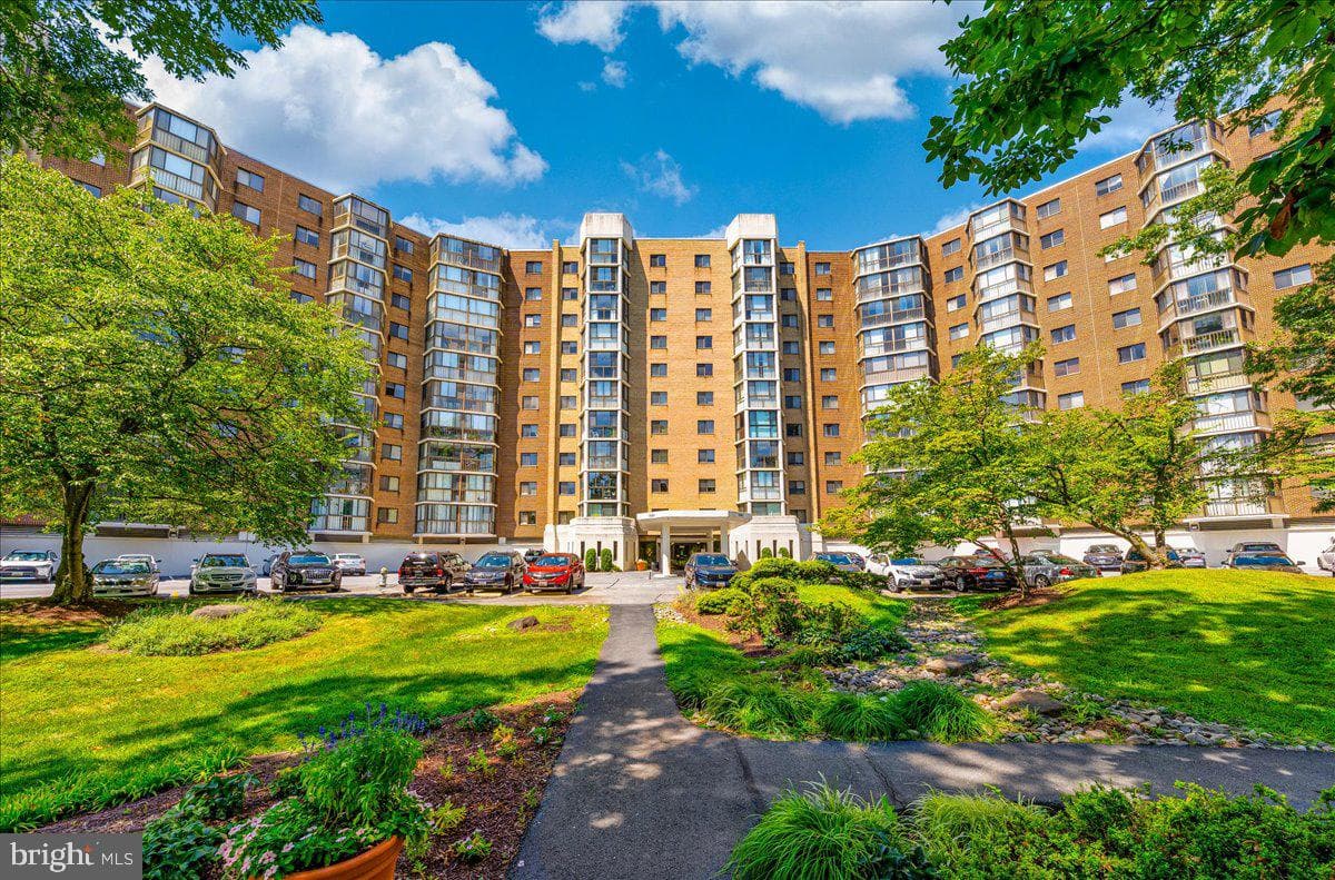 15101 Interlachen Drive #1-807 photo 1