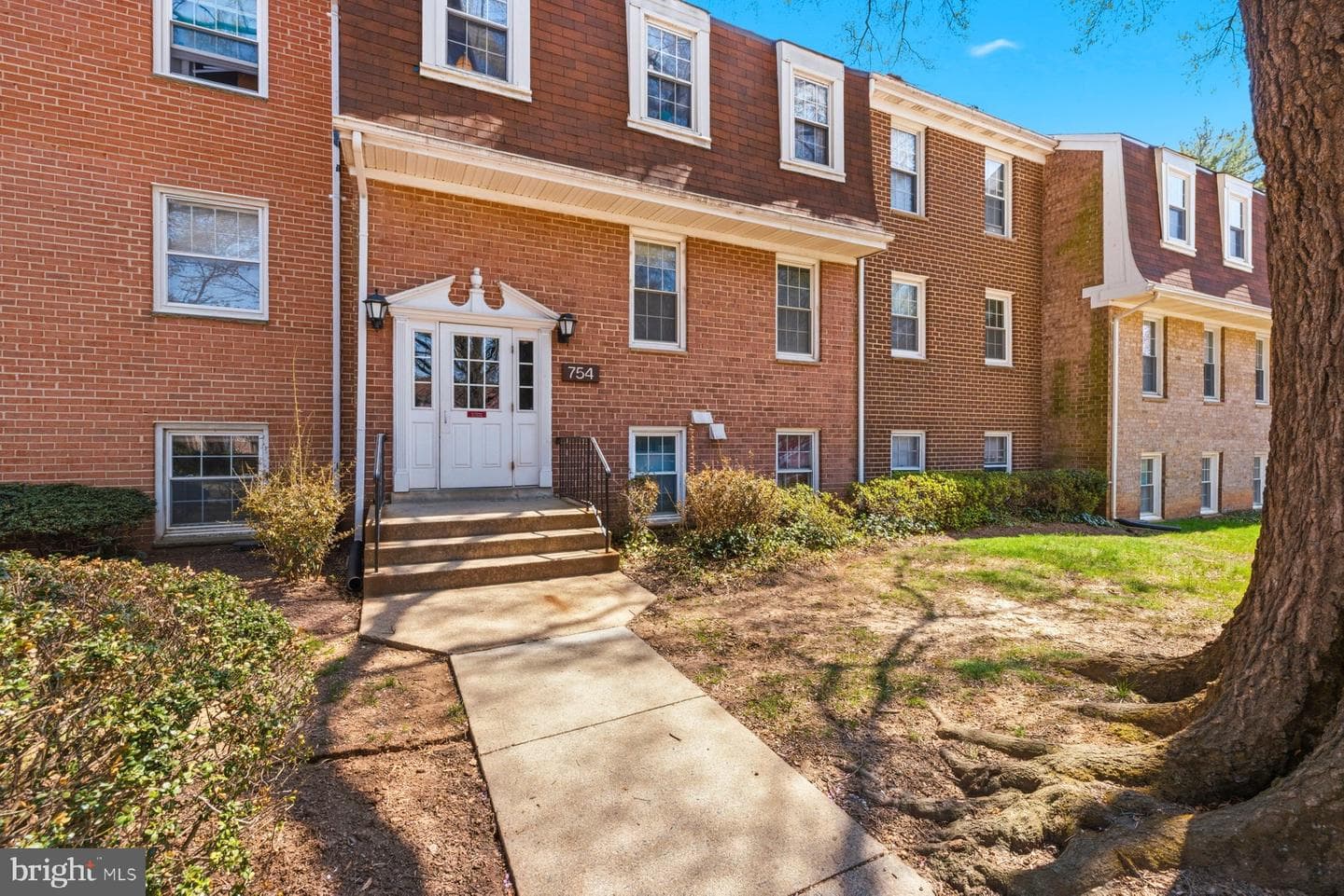 754 Quince Orchard Boulevard #102 photo 1