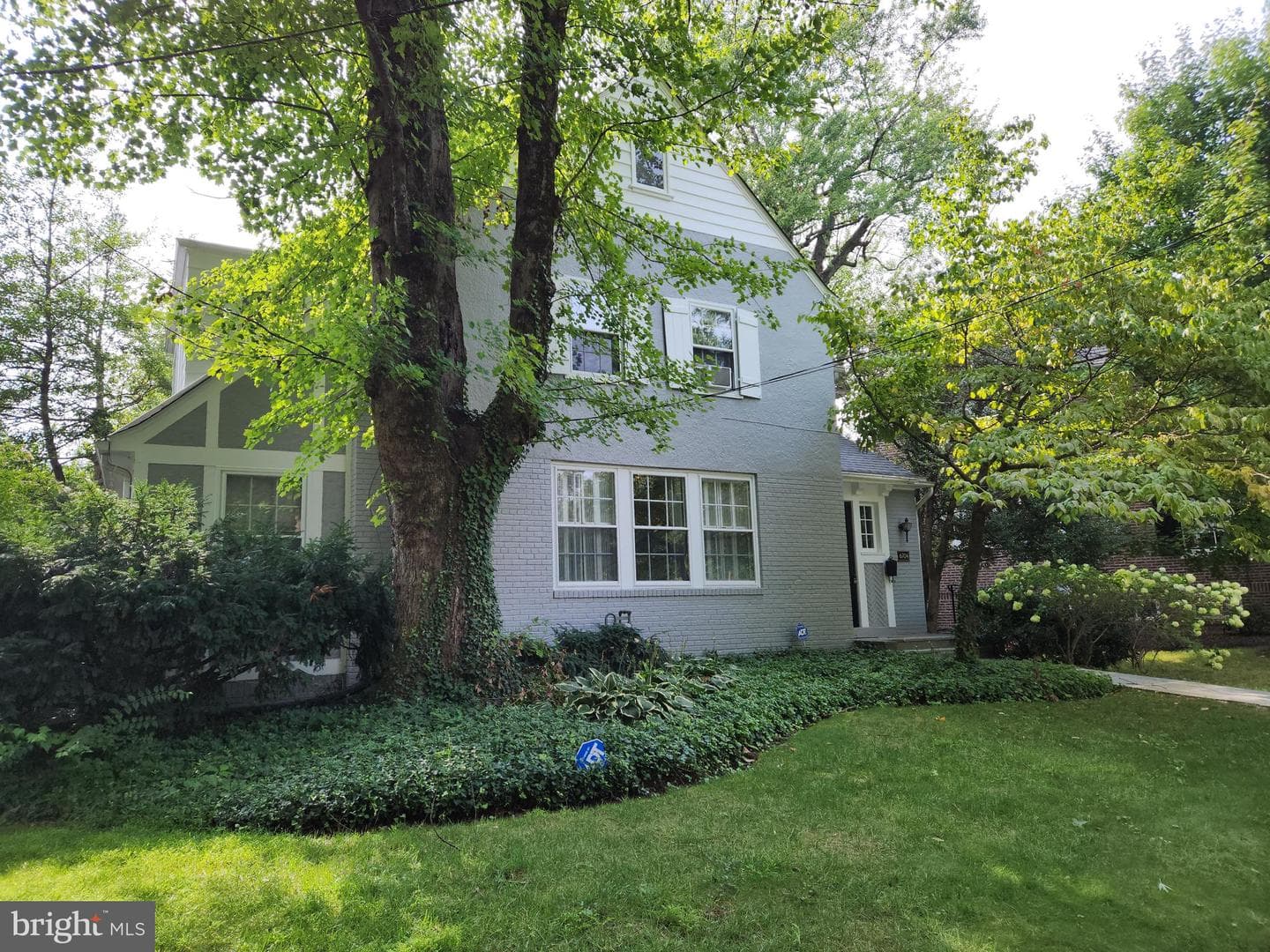 6704 Maple Avenue photo 1