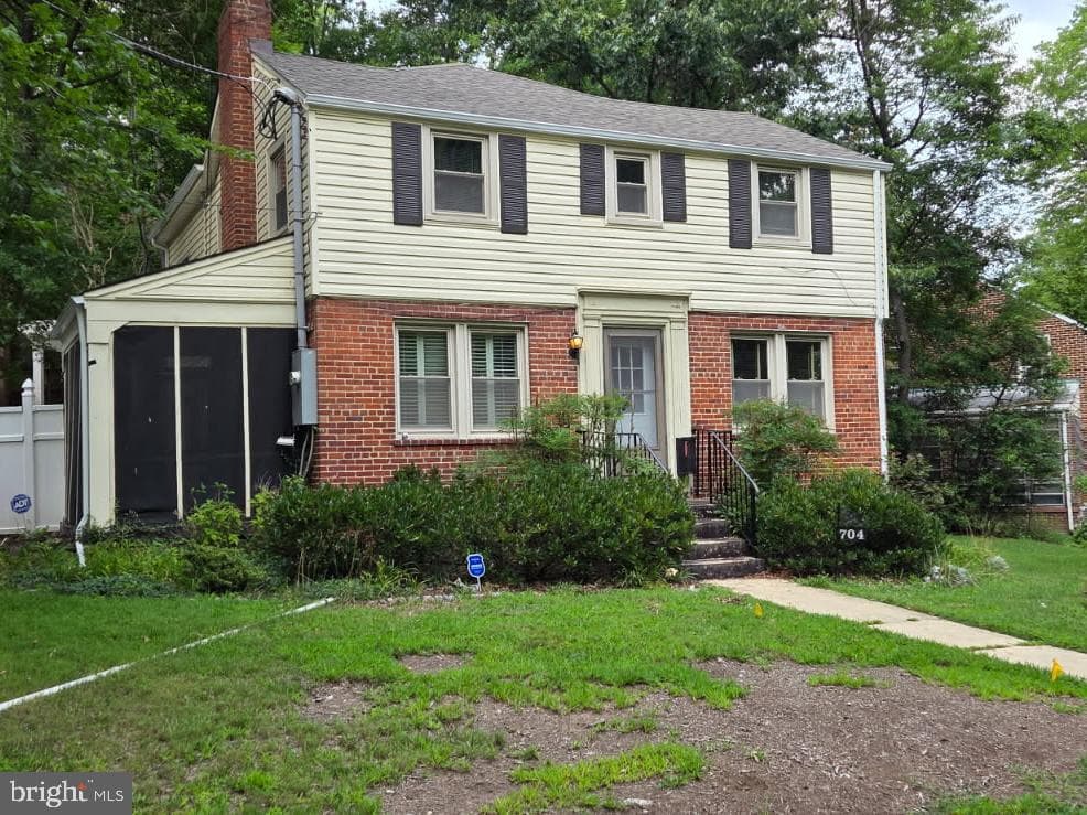 704 Devonshire Avenue photo 1