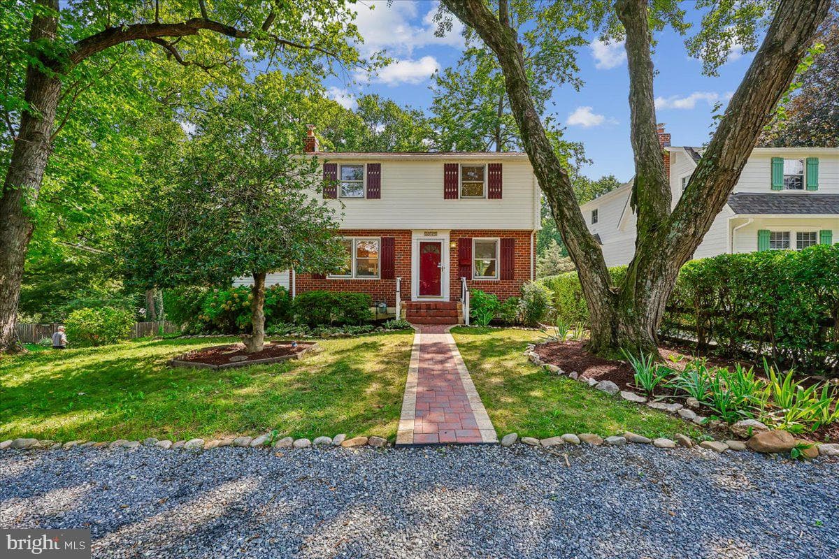 10115 Grant Avenue photo 1